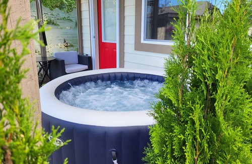 Courtenay Cottage | The White Rabbit Inn, we offer a relaxing and romantic getaway experience!