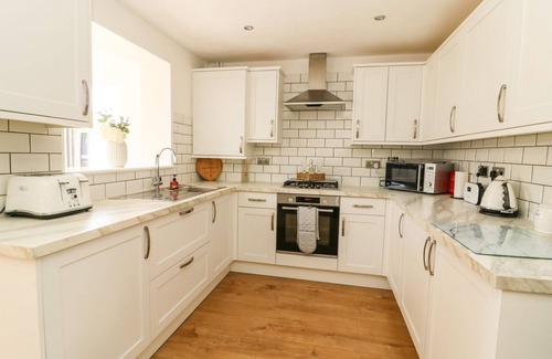Hornsea House | THE WHYTE RETREAT, family friendly, with a garden in Hornsea