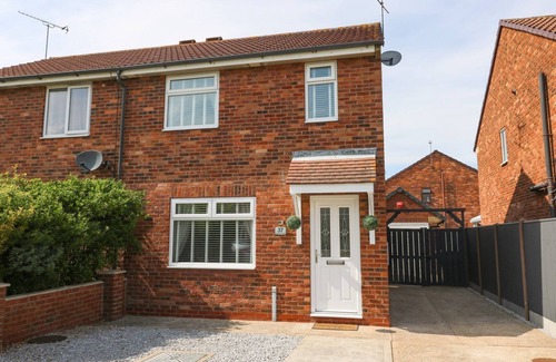 Hornsea House | THE WHYTE RETREAT, family friendly, with a garden in Hornsea