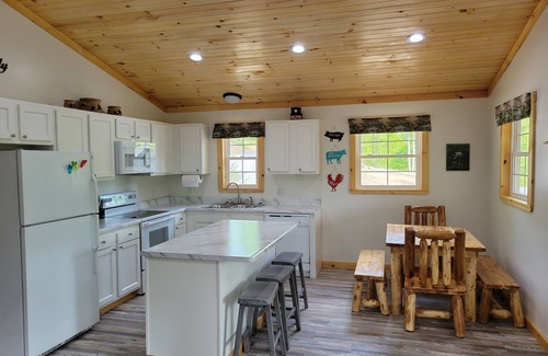 French Creek Cottage | The Wildflower Cottage at Mountain Paradise
