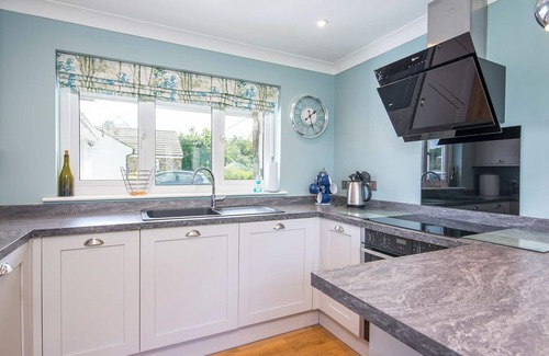 Dinas Cross House | The Willows Dinas Cross, Holiday Home Dinas, Sleeps 5, 3 bedrooms, bathrooms