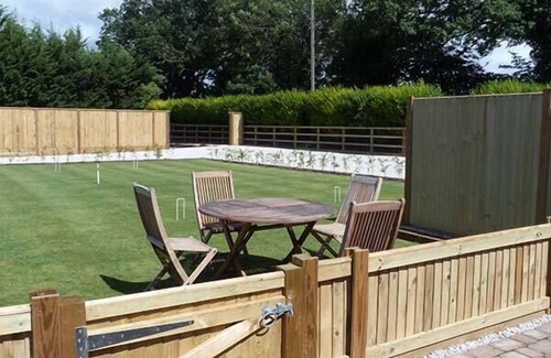 Langdon Cottage | THE WILLOWS, family friendly, country holiday cottage in Adisham