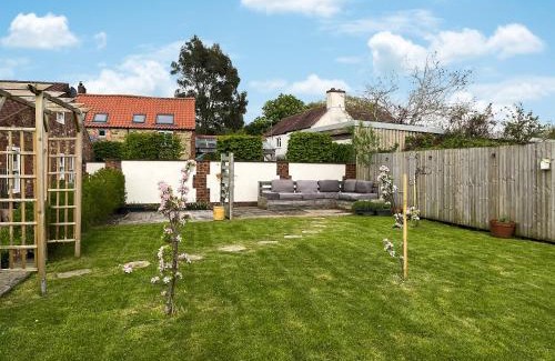 Sutton-in-Ashfield House | The Willows