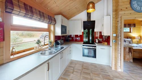 Welsh Frankton Cabin | The Windsor Lodge