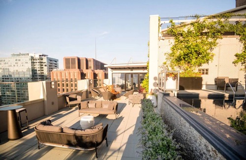 Logan Square House | The Windsor Suites' King Studio, Rooftop Relaxation, Suite with Kitchen