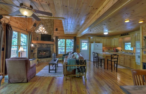 Ranger Cabin | The Wolf Den Cabin can sleep 4 with beautiful decks, hot tub, fireplace & a view