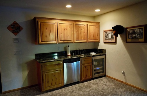 Big Bear Lake Cabin | The Wolfe's Den, est. in 2007 nCity of Big Bear Lake license # VRR-2025-0683