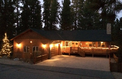 Big Bear Lake Cabin | The Wolfe's Den, est. in 2007 nCity of Big Bear Lake license # VRR-2025-0683
