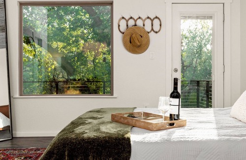 Seguin Cabin | The Woodland Oasis | Luxurious Cabin Getaway |