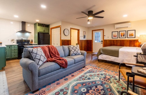 Sylva Apartment | The Woodlen: Mountain Studio with Hot Tub, Views, Fire Pit, & Ping Pong Table