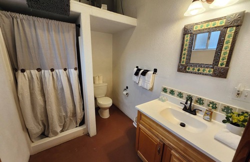 Oracle Resort | The Wrangler @C.O.D. Ranch! Perfect romantic spot for 2 w/views & hiking trails