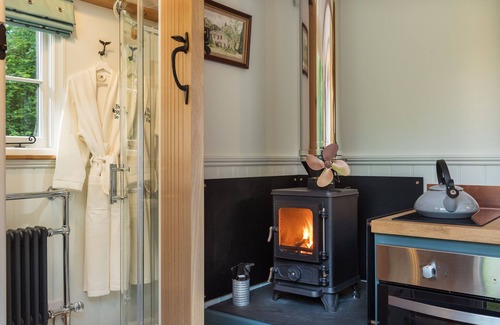 Saint Columb Major Apartment | The Wriggly Tin and Baa Spa at Tregoose Old Mill
