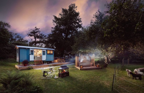 Saint Columb Major Apartment | The Wriggly Tin and Baa Spa at Tregoose Old Mill