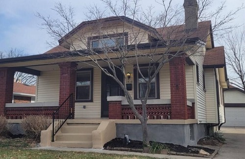 Dayton House | The Wright Bungalow: Near WSU/UD/WPAFB/MV Hospital