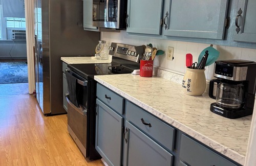 Pineland House | The Wright HousenComfortable 3 bedroom house with 2 king beds, 2 full baths