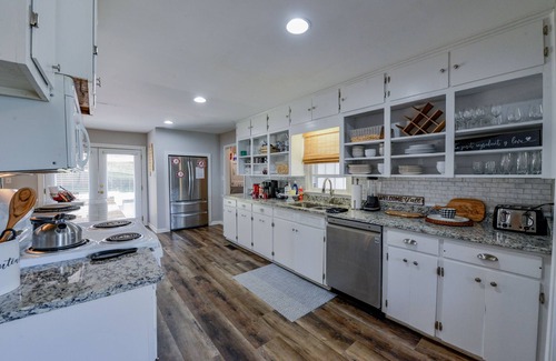 Forest Lake House | The Wright Spot - Book now for football season! Close to Campus!