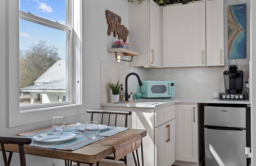 Wilmington Historic District House | The Yak Shack: Carriage House in Historic District - 4 blocks from Riverwalk