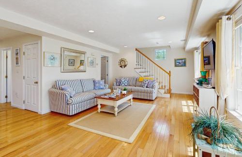 West Yarmouth House | The Yarmouth Anchor - 14