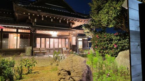 Shiroi Villa | The Yata Kominka 谷田