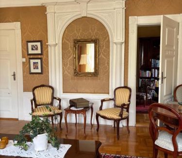 Sogndal House | The Yellow Lodge Den Gule Villaen