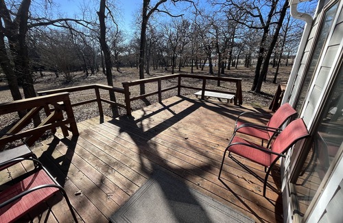 Whitesboro Cabin | The Zane Gray Cabin private retreat with Starlink & EV Charging by Lake Texoma