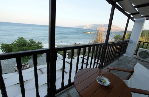 Skiros House | "TheaHouse In Skyros"