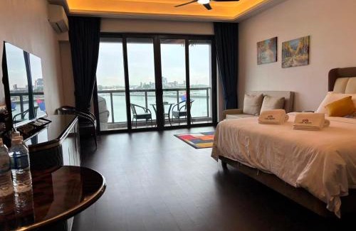 Central District Apartment | TheBess Hotel Tokyo is located adjacent to Singapore and offers a sea viewIt is a family business smart room with the sea view of Princess Bay富力公主湾