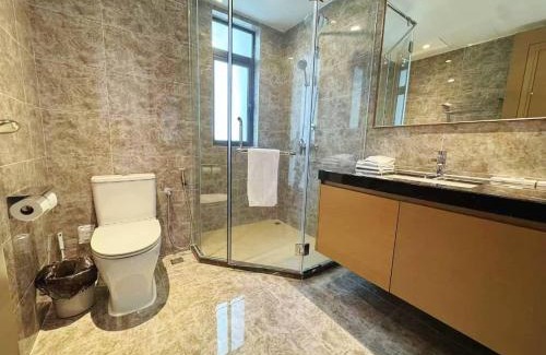 Central District Apartment | TheBess Hotel Tokyo is located adjacent to Singapore and offers a sea viewIt is a family business smart room with the sea view of Princess Bay富力公主湾