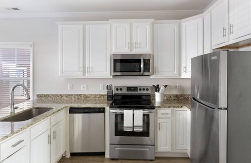 Huntsville Apartment | TheCottages 1BD 7 - One Bedroom Apartment, Sleeps 2