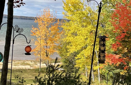 Rapid River House | Thee Year-Round Lake House on Little Bay de Noc