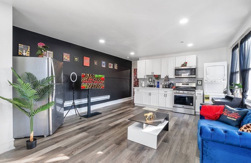 Delair Apartment | TheHottieHouse: Fun Fantasy 2 Bedroom Apt on Blvd