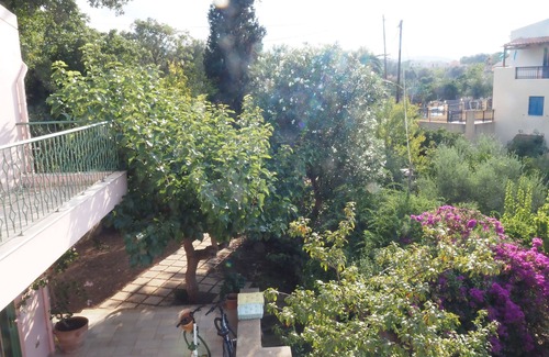 Prines Villa | Thei's Nest in a large garden in the Prines' centre near restaurants, beach,city