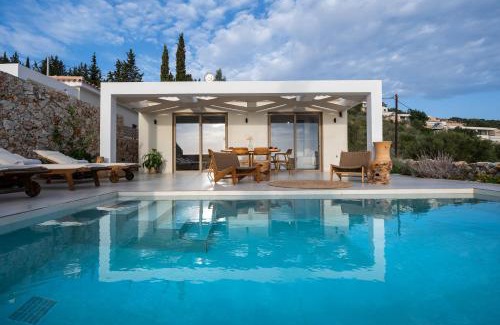 Skinaria Villa | Thelxi's Suite I - Brand New Seaview Suite!
