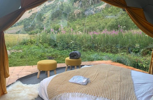 Salvan Cabin | Thelynx.ch : Cosy dome in the alps
