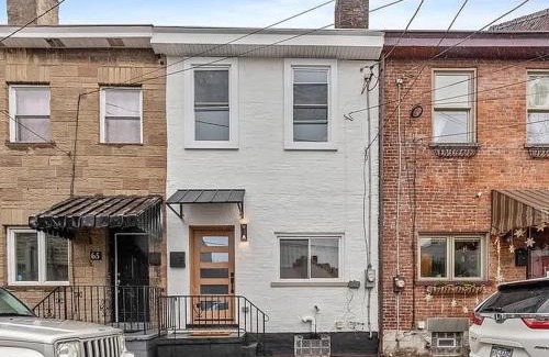 South Side Flats House | Themed Property on Carson St with Hot Tub