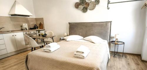 Old Town Apartment | Theotoki Studio 2