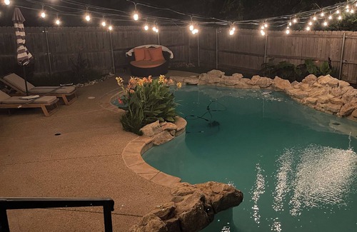 Keller House | There’s no place like home with a beautiful outdoor oasis