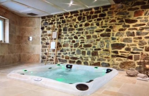 La Reid House | Thermes de la Charmille