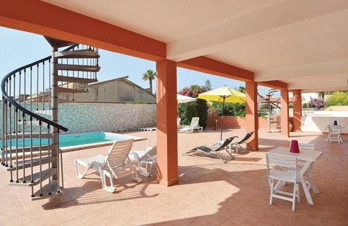 Caucana-finaiti-casuzze-finaiti Nord Apartment | These 6 recently built, simply furnished apartments are located about 300m from the sea.