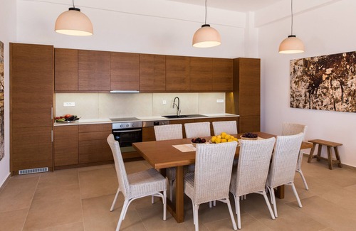 Khora Sfakion House | THETIS, south coast with amazing views and infinity pool!