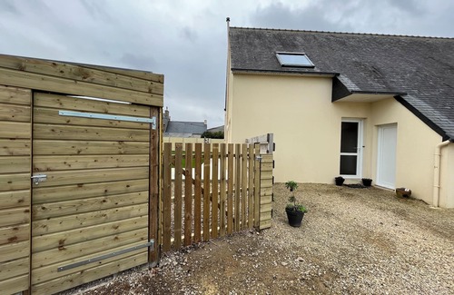 Cleder House | THEVEN MOR, house 700 m from Amiets beach, enclosed garden