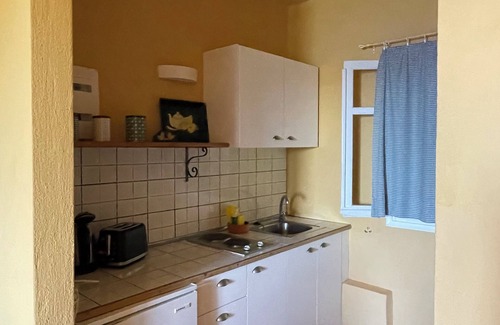 Pirgadikia Condo | theyellowhouses apartments, directly run by the sea, sea view groesse Veranta