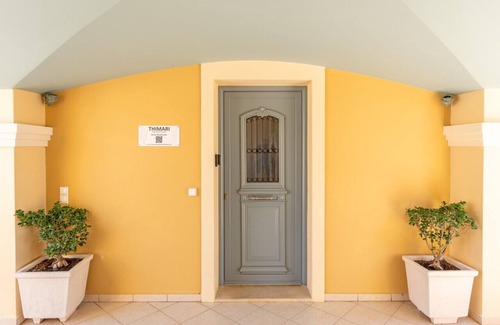 Frourion House | THIMARI. Unique location, one min from the beach!