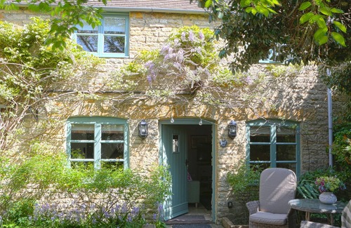 Lower Slaughter Cottage | Thimble Cottage, Lower Slaughter - sleeps 2 guests in 1 bedroom