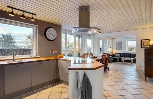 Vibæk Strand House | "Thiokk" - 500m from the sea by Interhome