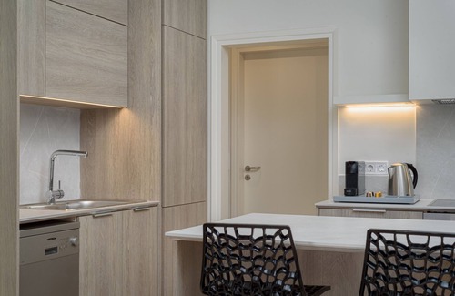 Anafiotika Apartment | THIRAMENOUS RESIDENCE - ATHENA SUITE with Rooftop Hot Tub