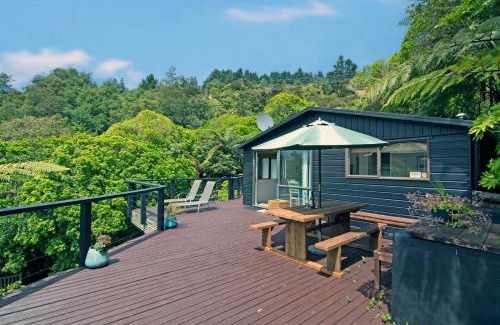 Havelock House | Thirsty Weta Belvue - Havelock Holiday Home