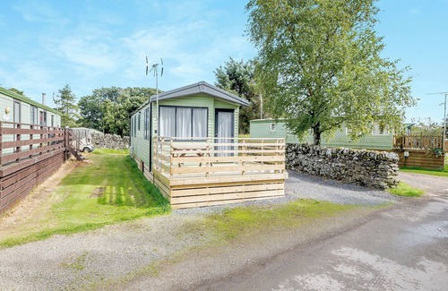 Kirkcudbright House | This 2 bedroom caravan sleeps 4 people in one double and one twin bedroom.