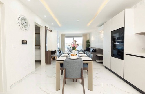 Qawra Apartment | This apartment is a 2 bedroom(s), 2 bathrooms, located in San Pawl il-Baħar, null.