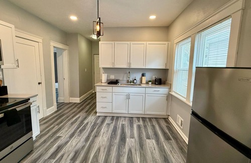 Cleveland Apartment | This apartment is a 1 bedroom(s), 1 bathrooms, located in Cleveland, OH.